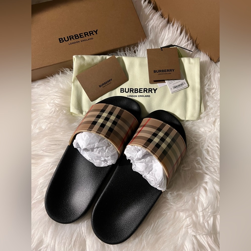 ❤️Burberry Women Furley check slides sandals❤️